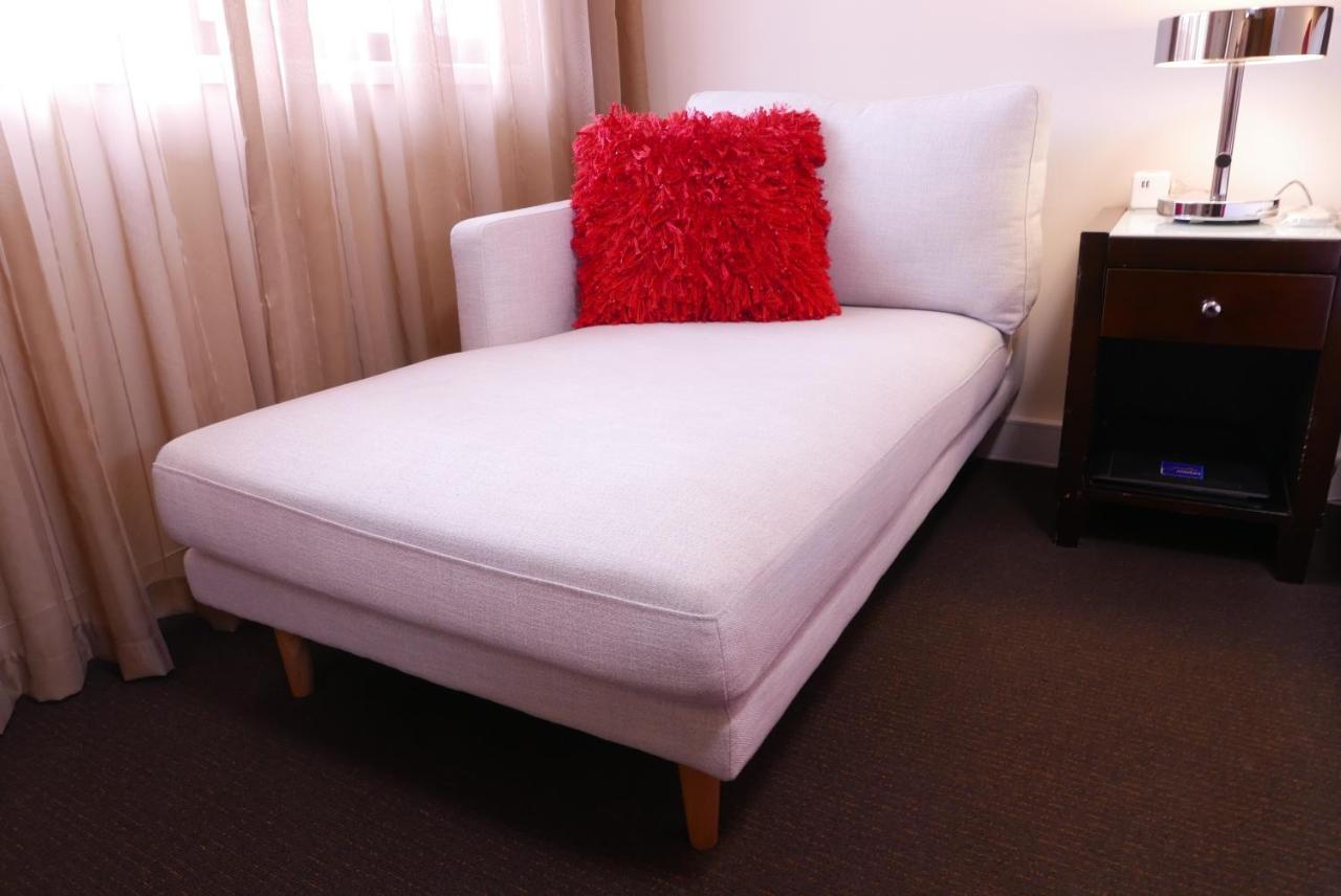 Junction Motel Мерибъро Екстериор снимка