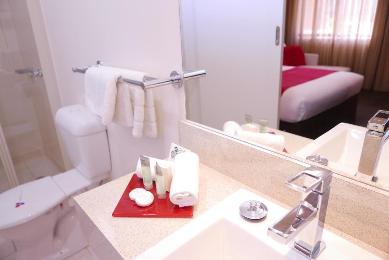 Junction Motel Мерибъро Екстериор снимка
