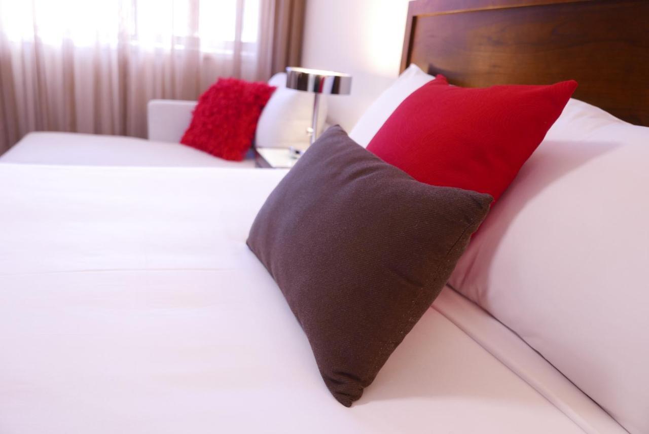 Junction Motel Мерибъро Екстериор снимка