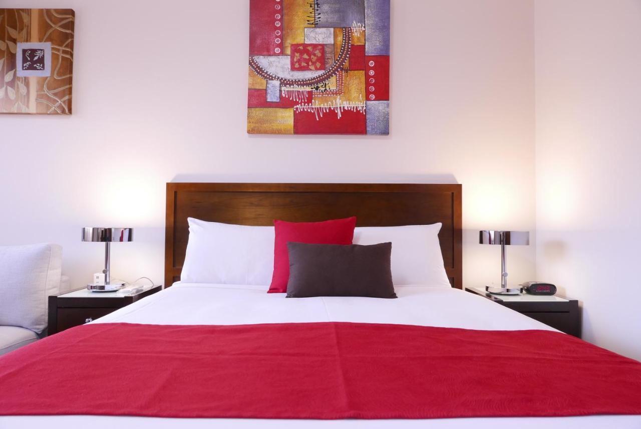 Junction Motel Мерибъро Екстериор снимка