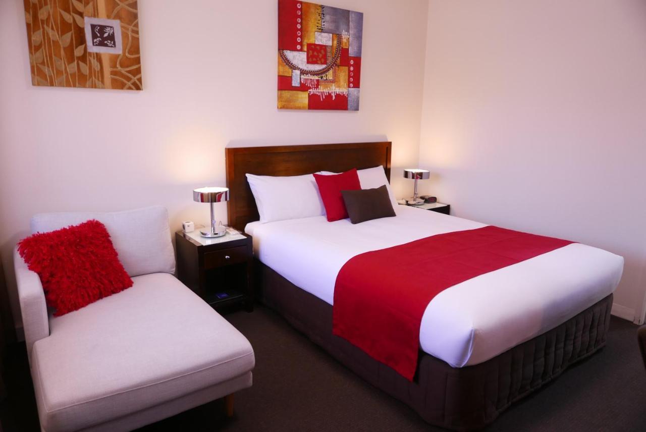 Junction Motel Мерибъро Екстериор снимка