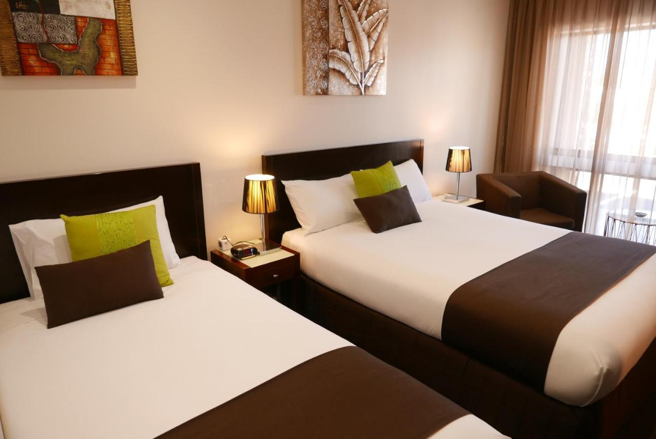 Junction Motel Мерибъро Екстериор снимка