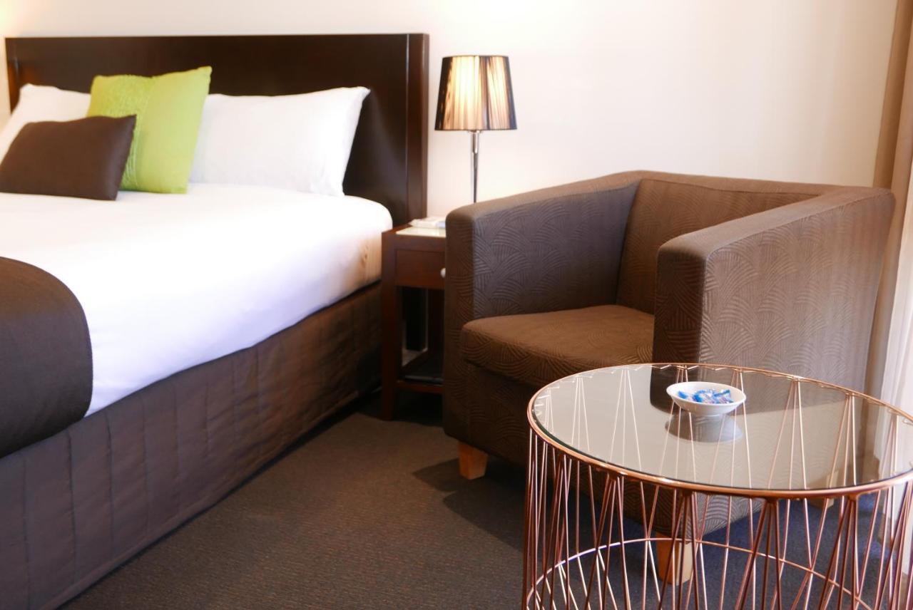 Junction Motel Мерибъро Екстериор снимка