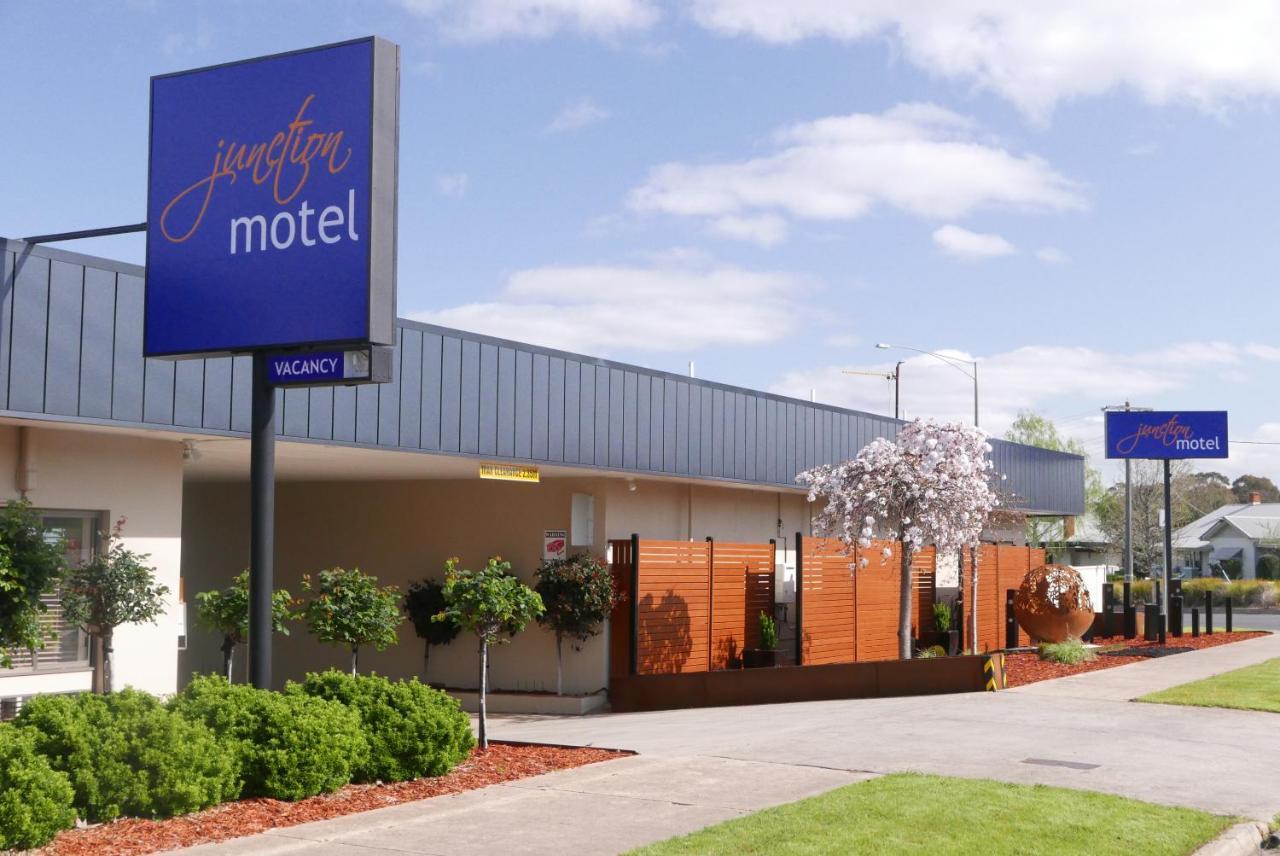 Junction Motel Мерибъро Екстериор снимка