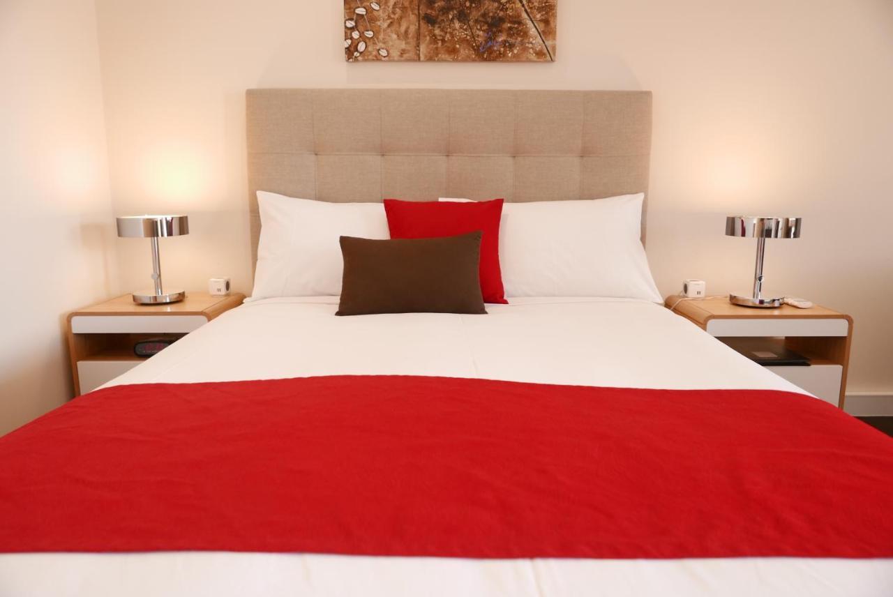 Junction Motel Мерибъро Екстериор снимка