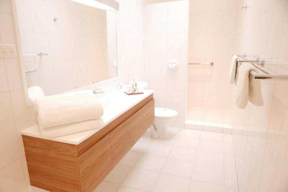 Junction Motel Мерибъро Екстериор снимка