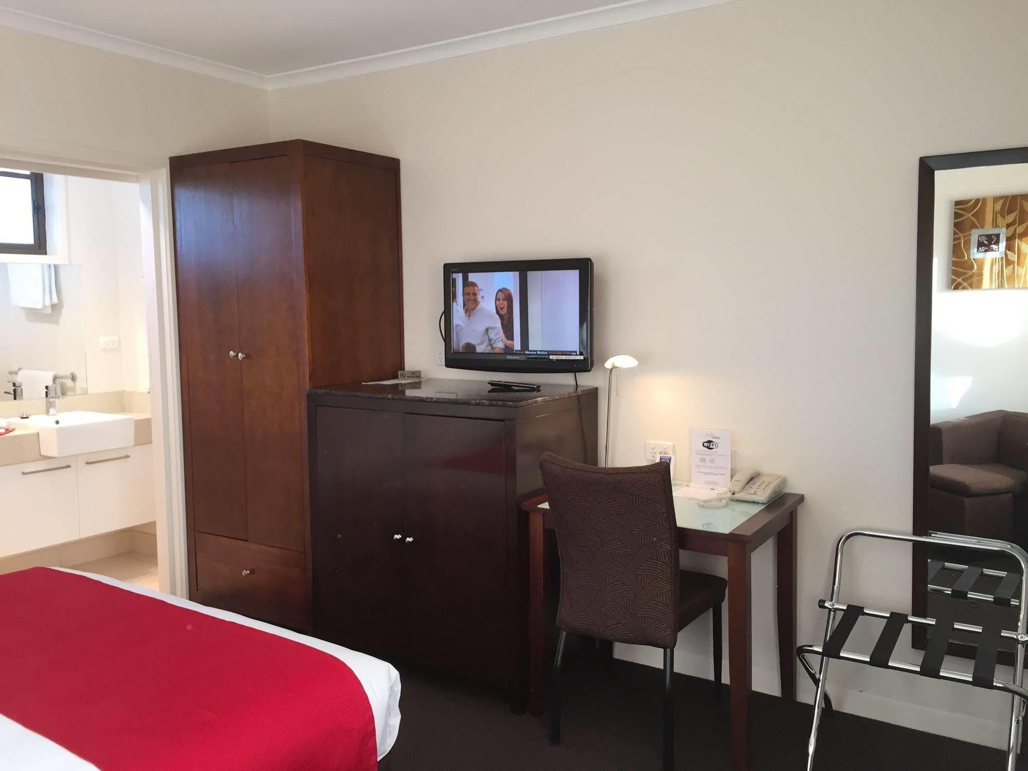 Junction Motel Мерибъро Екстериор снимка
